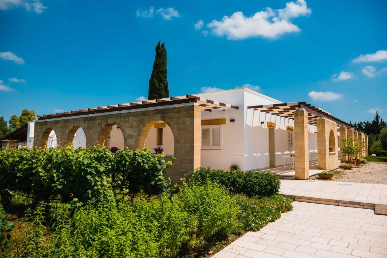 Masseria Tenuta Flora Maria เลเวราโน ภายนอก รูปภาพ